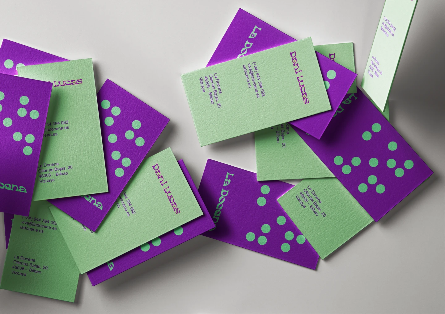 /_next/static/media/laDocenaBusinessCards-1440-q90.b1081ff2.webp